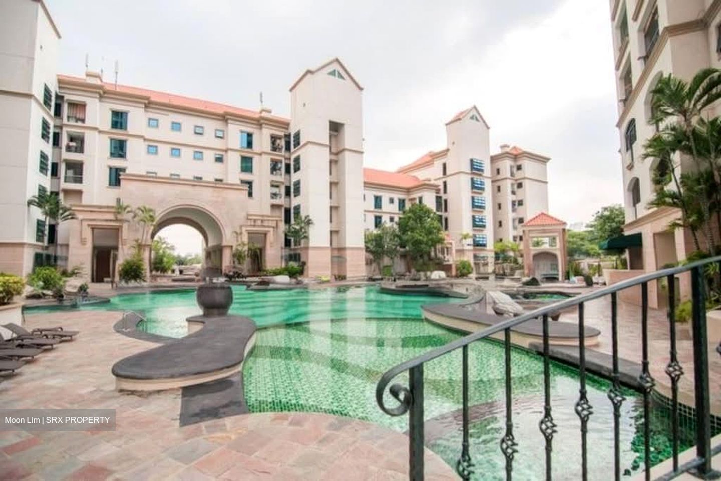 Pebble Bay (D15), Condominium #567680961